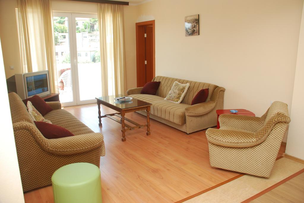 Apartments Ismy Ulcinj Ngoại thất bức ảnh